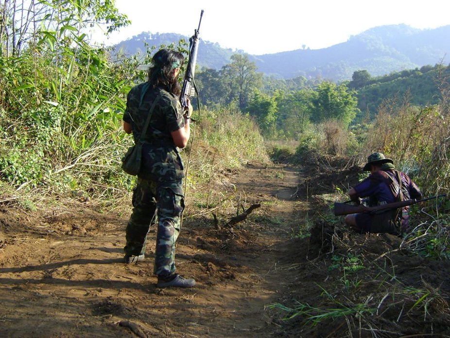 KNLA secures a road crossing 926