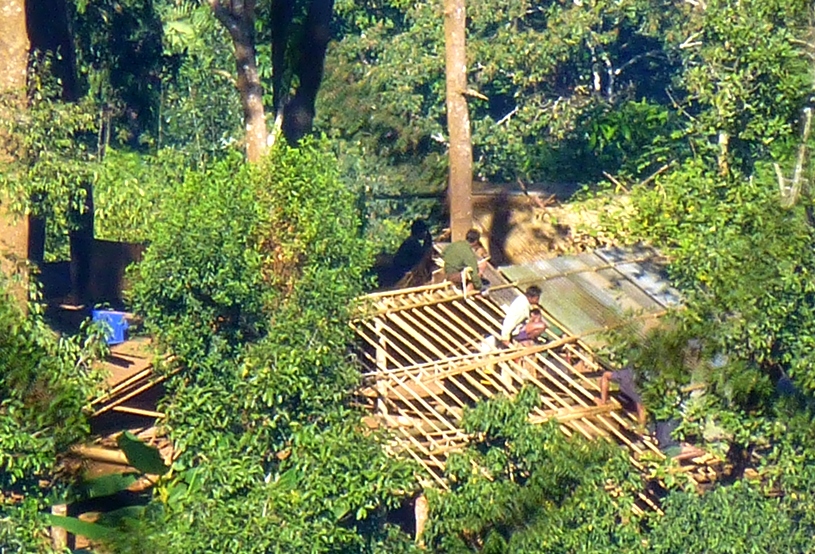 Burma Army builds up Maw Pu camp, Karen State, 7 Dec 2012