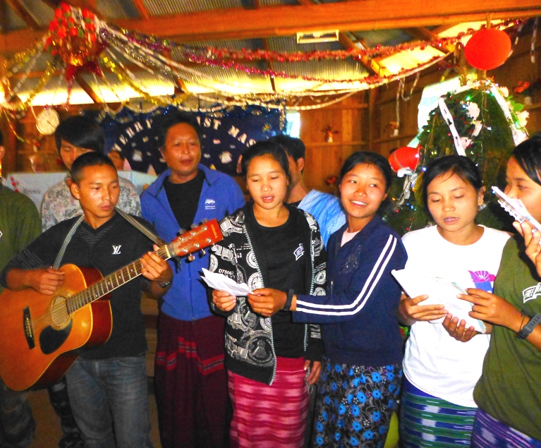 FBR team sings during Tha Dah Der church service