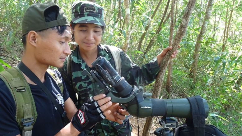 New rangers learn how to use the telescope during the recon.