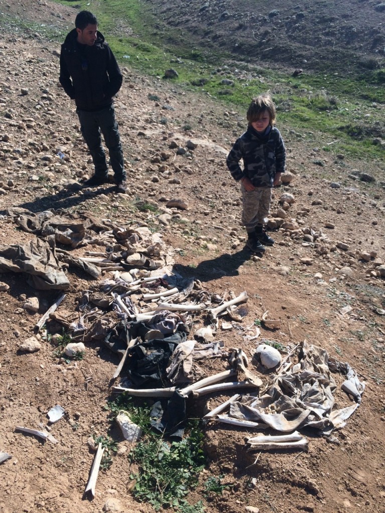 Mass grave of Yizidi families killed by ISIS