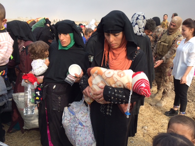 IDP women are given family packs by the FBR team in Kurdistan. Photo: FBR.