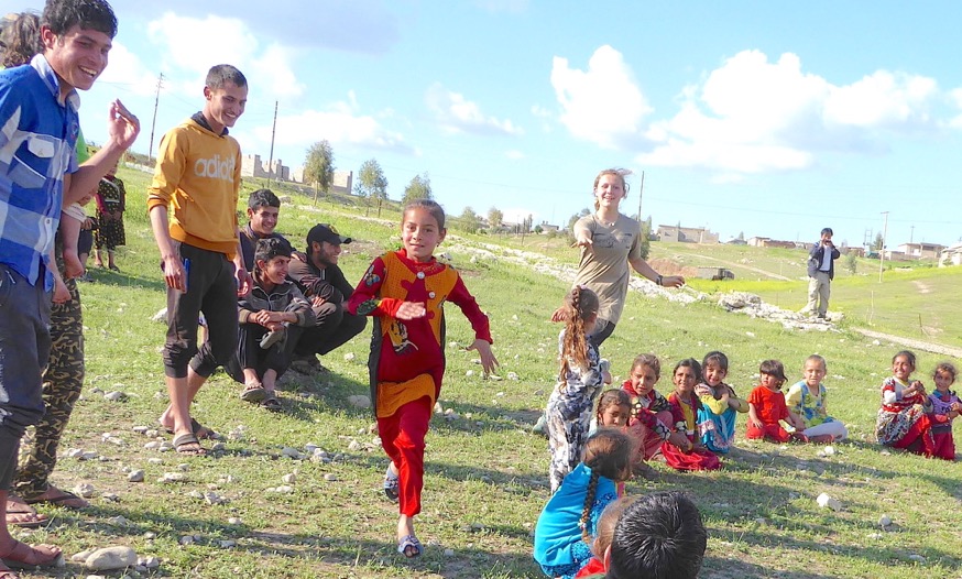 Playing Duck, Duck, Goose, Suu and new friend